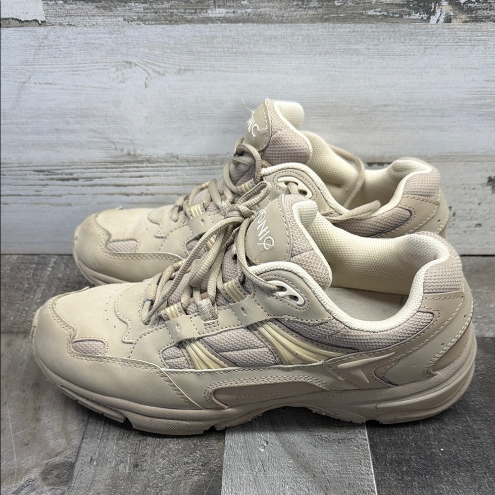 Vionic Women's Walker Classic Shoes Size 11 Beige